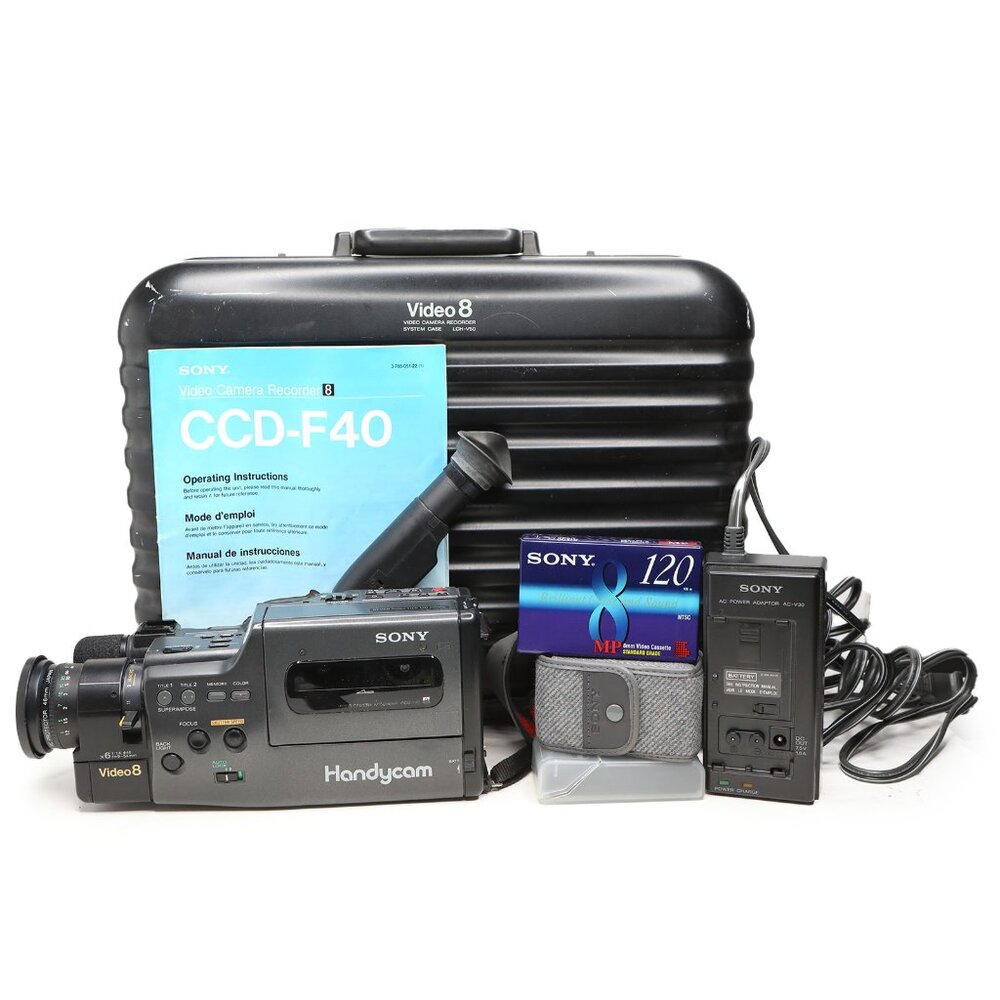 Vintage Sony Handycam Video 8 CCD-F40 Camcorder Kit w/ Case + Extras UNTESTED